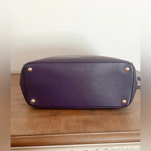 Prada Galleria Saffiano Bag - Picture 9 of 10